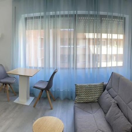 Oasis Plus Sevilla Bagian luar foto